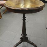 646 7371 PEDESTAL TABLE